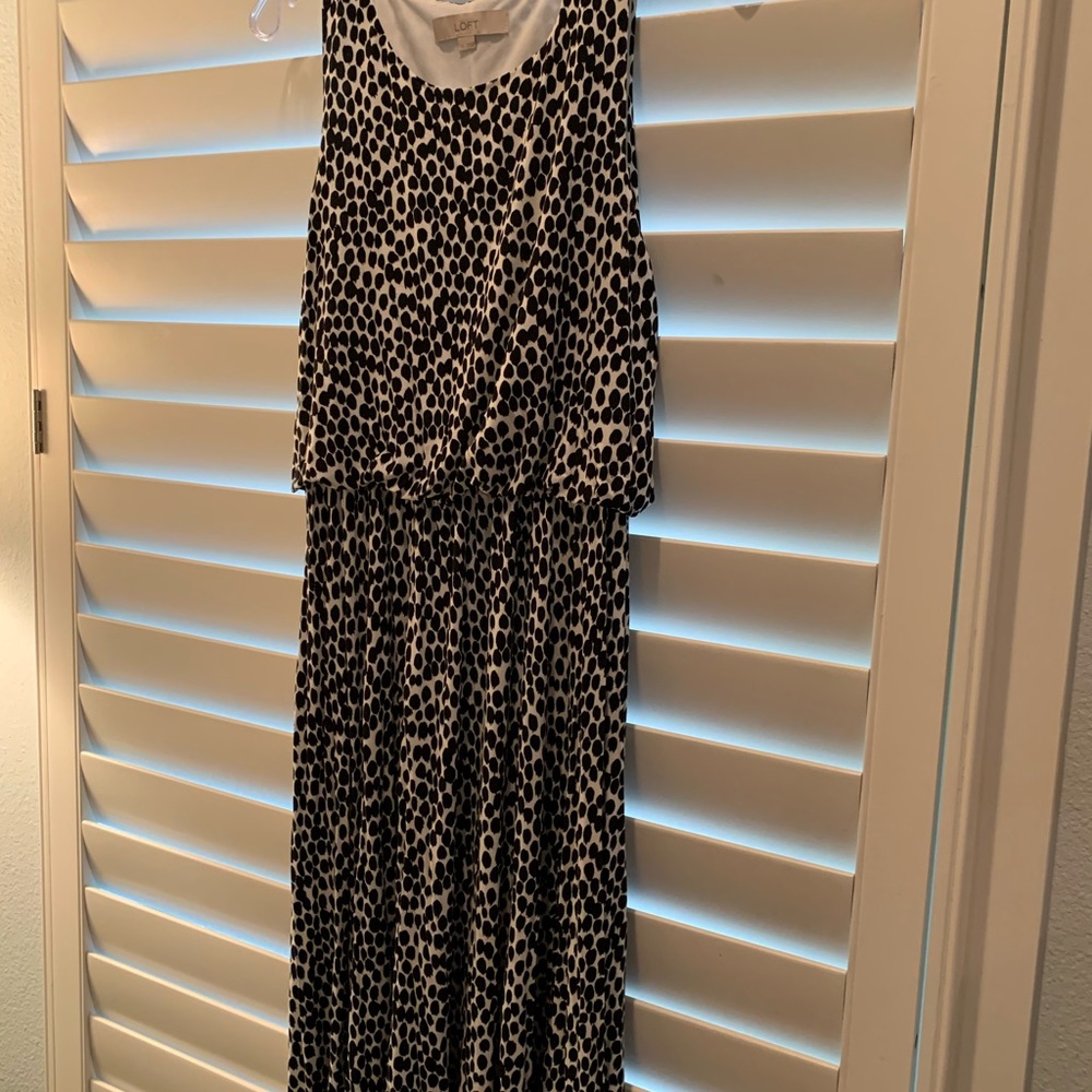 Sleeveless dress